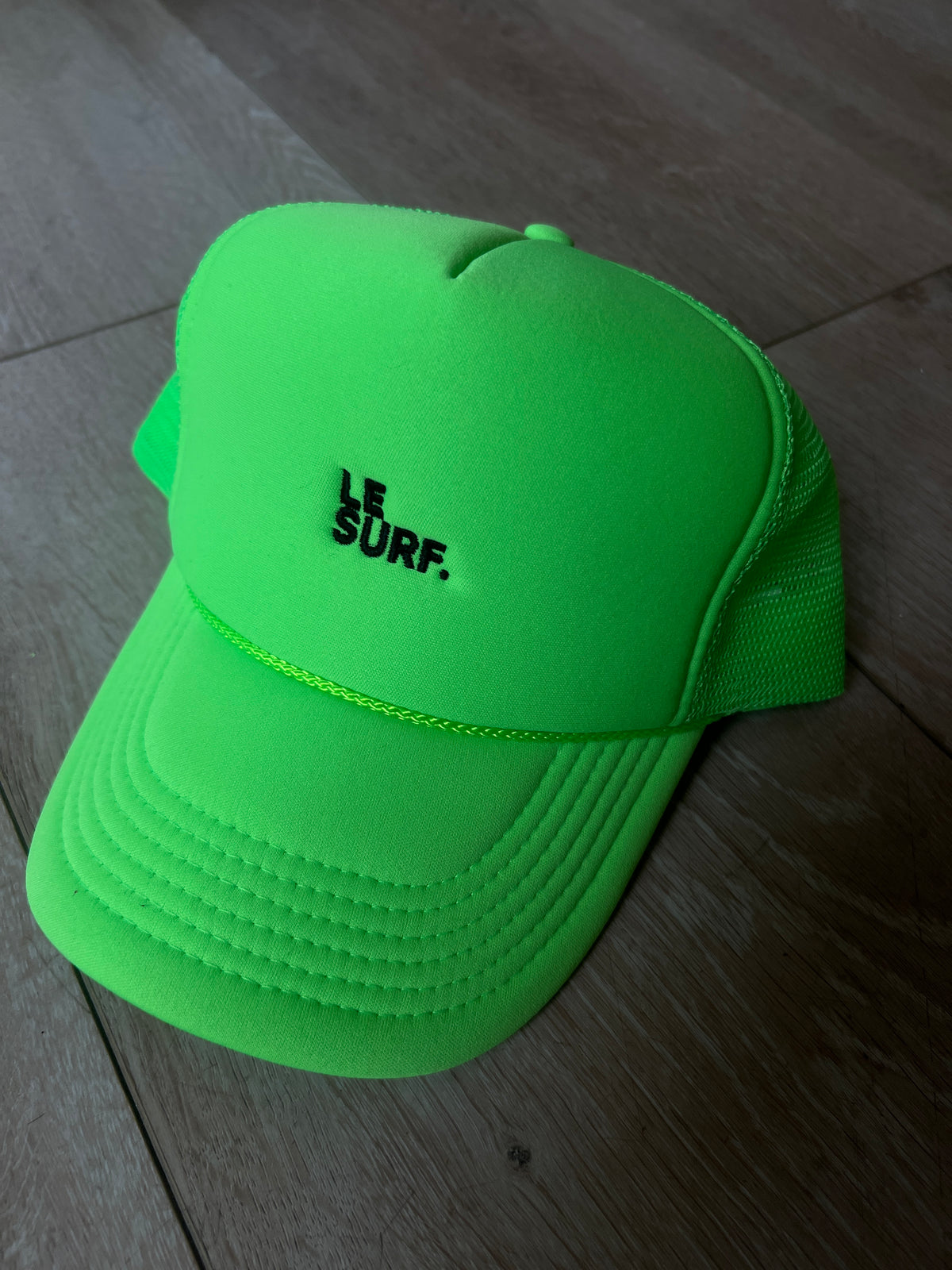 Neon Micro Le Surf Trucker Hat – Mas Bueno Boutique Apparel  display picture 1
