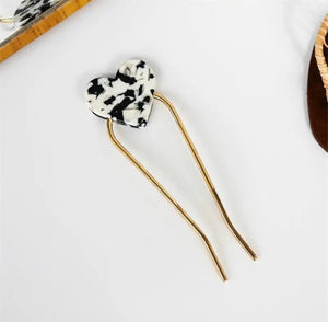 
            
                Load image into Gallery viewer, B&amp;amp;W Marble Heart Hair Pin
            
        