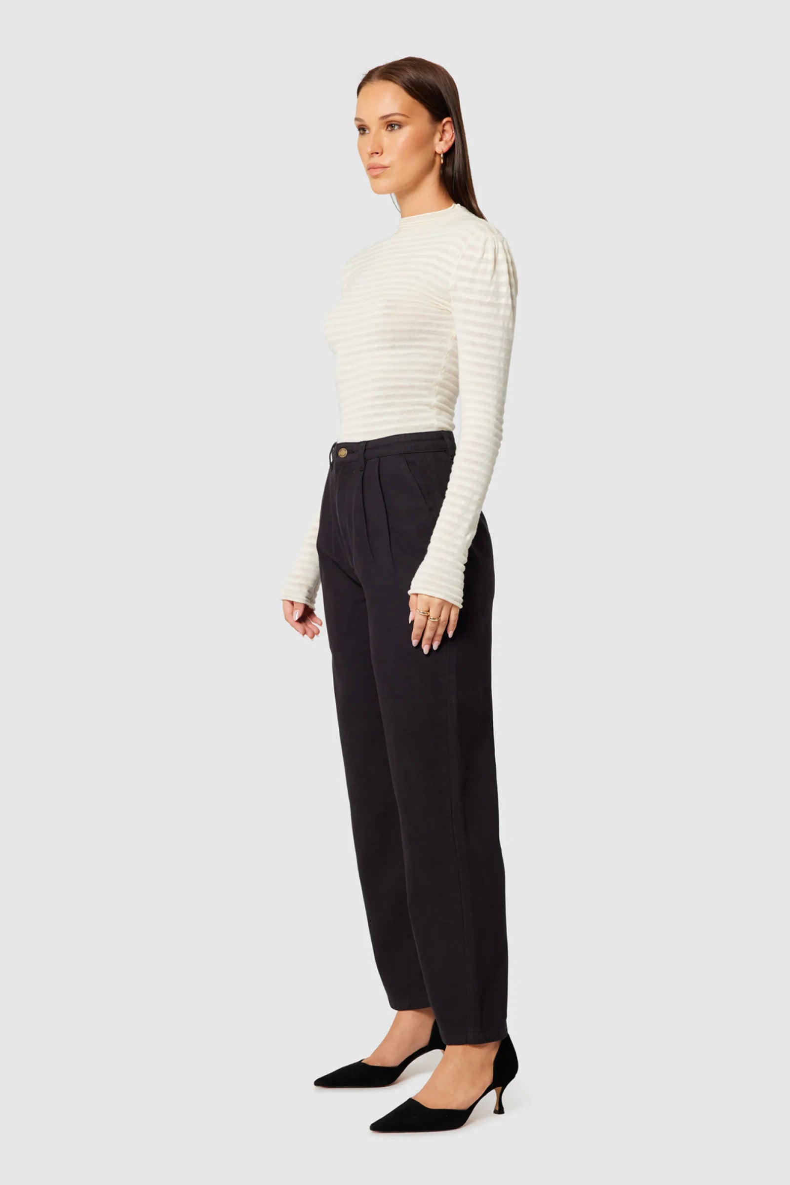 Chloe Pleat Linen Pant